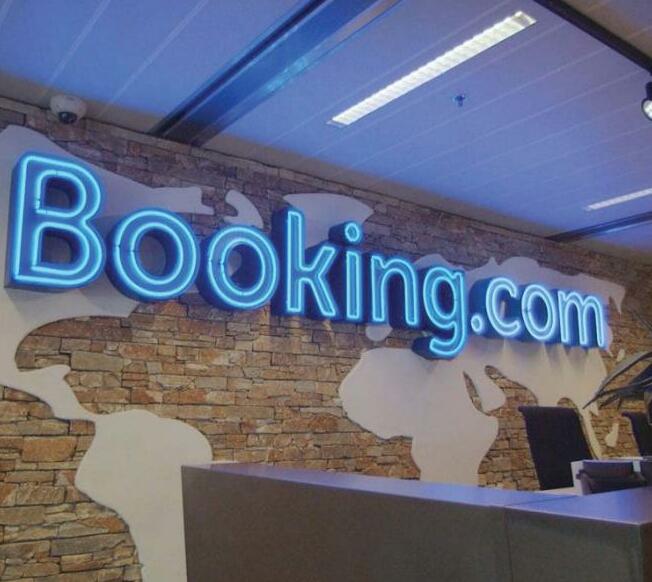 Booking.com's latest research reveals the Indian travellers' quirks, hiccups and comforts